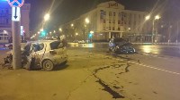 Кроссовер и автомобиль пиццерии столкнулись на площади Ленина в Южно-Сахалинске, Фото: 11