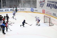 Сотни сахалинцев вышли на лёд с хоккеистами в поддержку бойцов СВО и их семей, Фото: 7