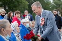 Ветераны Великой Отечественной "приняли парад" с балконов в Южно-Сахалинске, Фото: 14