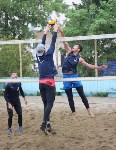 Участники чемпионата Сахалинской области по пляжному волейболу соперничают с непогодой, Фото: 2