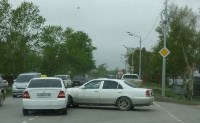 ДТП с участие двух "Тойот" спровоцировало пробку в Южно-Сахалинске, Фото: 1