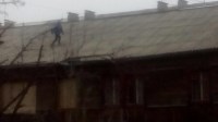 Бегающих детей заметили еще на одной крыше в Южно-Сахалинске, Фото: 2