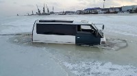 Микроавтобус провалился под лед, Фото: 2