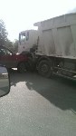 Внедорожник врезался в грузовик в Южно-Сахалинске, Фото: 2
