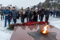 Сахалинцы в День защитника Отечества возложили цветы к Вечному огню, Фото: 8