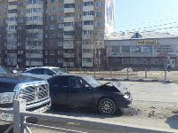 Седан и внедорожник столкнулись на перекрестке в Южно-Сахалинске, Фото: 3