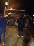 Иномарка сбила припаркованный автомобиль и приземлила в кузов грузовика в Южно-Сахалинске, Фото: 10