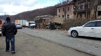 Лобовое столкновение двух грузовиков произошло на Холмском перевале, Фото: 7