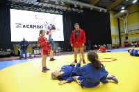 Чемпион мира по самбо Раис Рахматуллин показал свои "коронные" приёмы сахалинским детям, Фото: 6