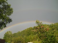 Если хорошо приглядеться, то можно увидеть, что радуга в этот день была двойная. Одна которая пониже - яркая, а которая повыше - она побледнее., Фото: 18