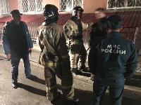 Ночью пожарные тушили подвал многоэтажки в Южно-Сахалинске , Фото: 23