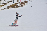 Полсотни сахалинцев разделись, чтобы спуститься на лыжах и сноубордах с «Горного воздуха», Фото: 81