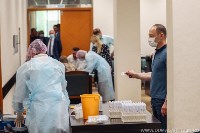 Около ста человек сдали тест на коронавирус в Сахалинской областной думе, Фото: 9