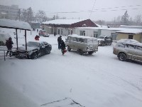 Медицинский УАЗ и Toyota Verossa столкнулись на территории Сахалинской областной больницы, Фото: 2