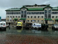 В Невельске ФСБ под дождем спасало поликлинику от террористов, Фото: 2