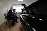 Юные сахалинцы знакомятся с тайнами домры и скрипки, Фото: 1
