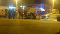 Три человека пострадали при столкновении "Скорой помощи" и "Короллы" в Южно-Сахалинске, Фото: 1