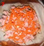 Ложим сверху чеснок,колбаску,морковь по-корейски, Фото: 7