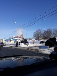 Легковушка влетела в стенд автозаправки на окраине Южно-Сахалинска , Фото: 7