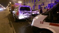 Две легковушки и грузовик столкнулись рано утром в центре Южно-Сахалинска, Фото: 7