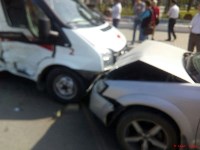 Машина скорой помощи попала в ДТП в Южно-Сахалинске, Фото: 10