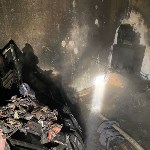 Опубликованы снимки с места смертельного пожара в Охе, Фото: 5
