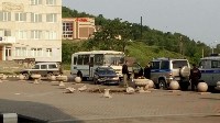Тойота снесла мраморные шары на площади в Углегорске, Фото: 4