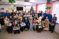 Хоккеисты «Сахалина» подарили подарки воспитанникам троицкого детского дома, Фото: 42