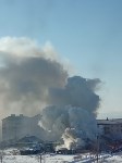 Дом на несколько семей горит в Поронайске, Фото: 4