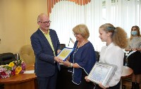 Школьники Южно-Сахалинска получили премии мэра, Фото: 3