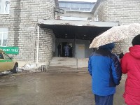 Сотрудников и клиентов "Сбербанка" эвакуировали в Охе, Фото: 1
