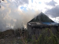 Барак загорелся в Южно-Сахалинске, Фото: 8
