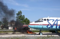 «Горящий» самолет и разлитое топливо потушили в аэропорту Южно-Сахалинска, Фото: 3