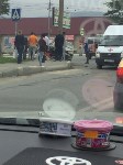 Toyota Platz врезался в дорожное ограждение в Южно-Сахалинске, Фото: 2