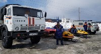 Сахалинские спасатели обеспечивают безопасность рыбаков на льду в заливе Мордвинова   , Фото: 5