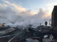Чёрным дымом заволокло набережную: крупный пожар в Стародубском , Фото: 1