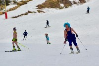 Полсотни сахалинцев разделись, чтобы спуститься на лыжах и сноубордах с «Горного воздуха», Фото: 57