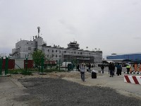 Аэропорт и железнодорожный вокзал в Южно-Сахалинске оцепили оперативные службы, Фото: 1