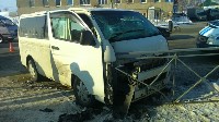 В Южно-Сахалинске при столкновении микроавтобуса и хэтчбека пострадал мужчина, Фото: 8
