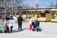 «Мама, я надел шапку!»: молодежь Сахалина прошлась по городу с поздравлениями, Фото: 5