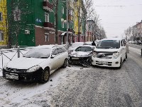 Очевидцев ДТП с участием трех автомобилей ищут в Южно-Сахалинске, Фото: 6