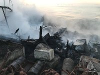 Чёрным дымом заволокло набережную: крупный пожар в Стародубском , Фото: 4