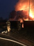 12 пожарных тушили полыхающую в Тымовском баню, Фото: 4
