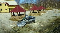 Спящий водитель автомобиля вылетел в кювет на дороге Южно-Сахалинск - Корсаков, Фото: 3