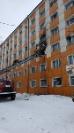 При пожаре в общежитии в Корсакове погиб молодой мужчина, Фото: 7