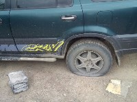 Шины порезали у машин в Углегорске, Фото: 9