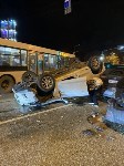 В Южно-Сахалинске у Дома торговли перевернулся Mitsubishi RVR, Фото: 4