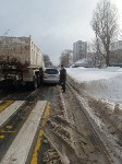 Очевидцев столкновения самосвала и универсала ищут в Южно-Сахалинске, Фото: 5