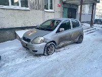 Неизвестный врезался в два автомобиля и скрылся с места ДТП в Южно-Сахалинске, Фото: 2