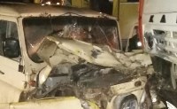 Водитель УАЗа пострадал при лобовом столкновении с КамАЗом в Охе, Фото: 1